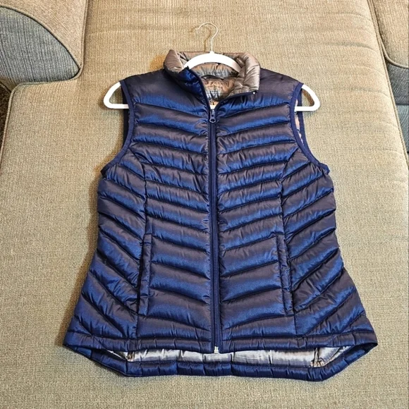 Bernardo Goose Down Dark Blue Gray Outdoor Cozy Puffer Vest Size Small - Picture 1 of 7